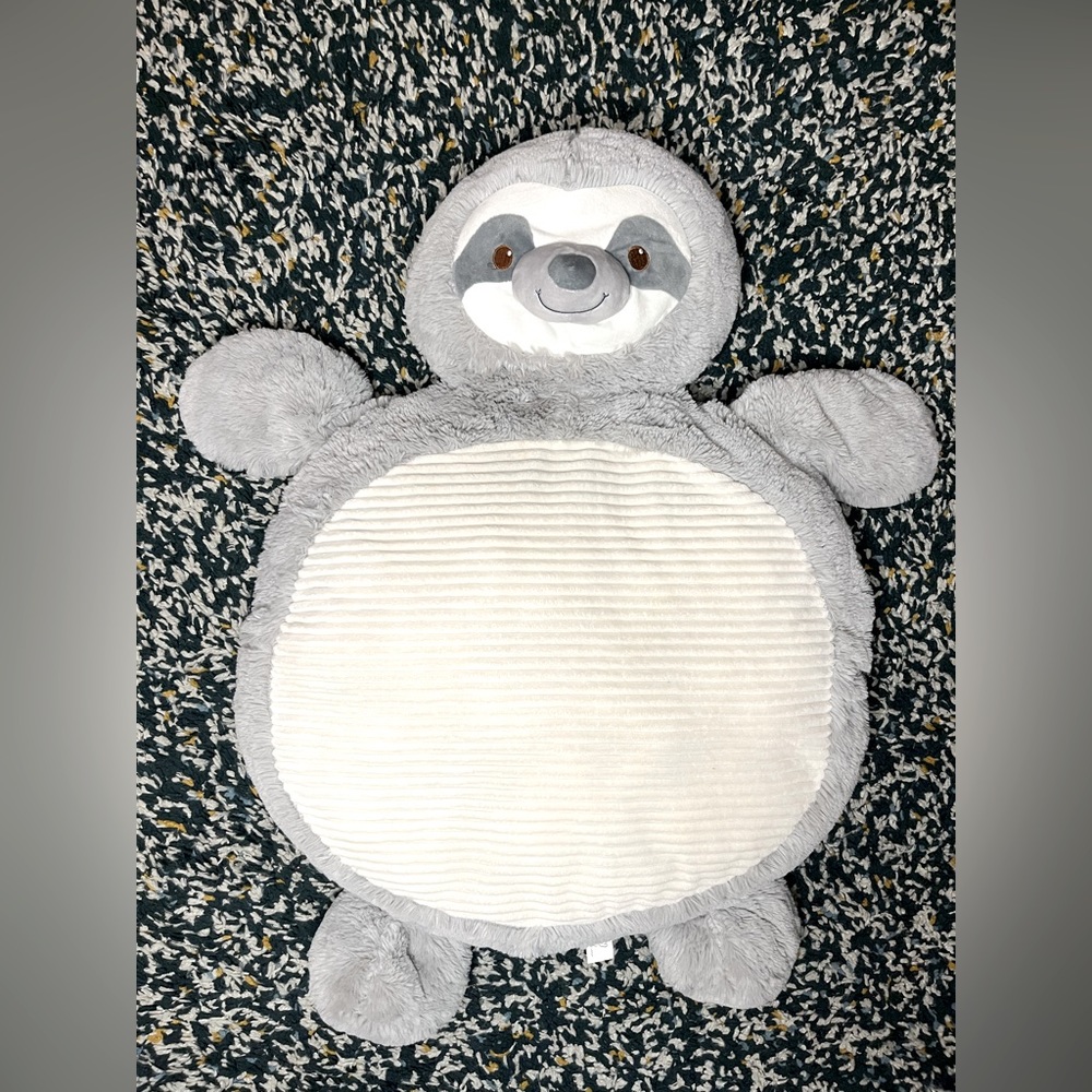 Kellytoy Gray and White Sloth Plush Mat